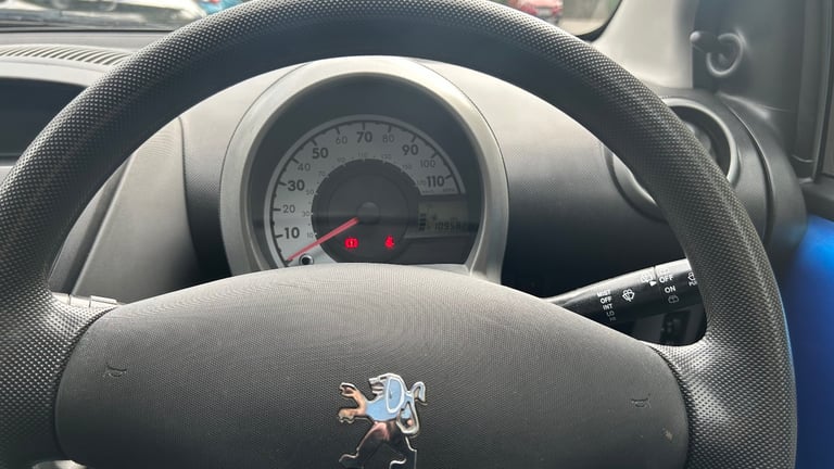 Peugeot, 107, Hatchback, 2011, Manual, 998 (cc),5 doors - Image 13