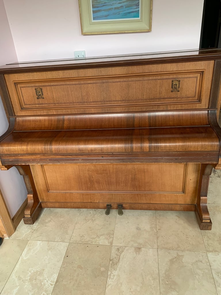 Free upright piano