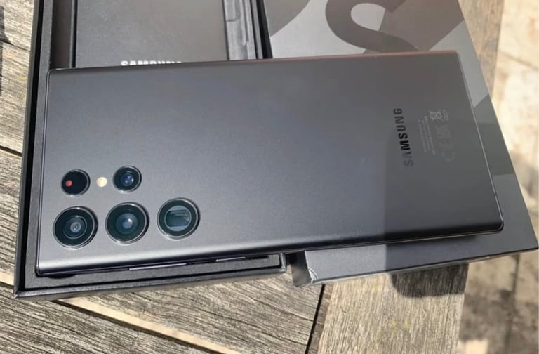 Samsung Galaxy S22 Ultra 128gb unlocked dual sim phantom black immaculate 