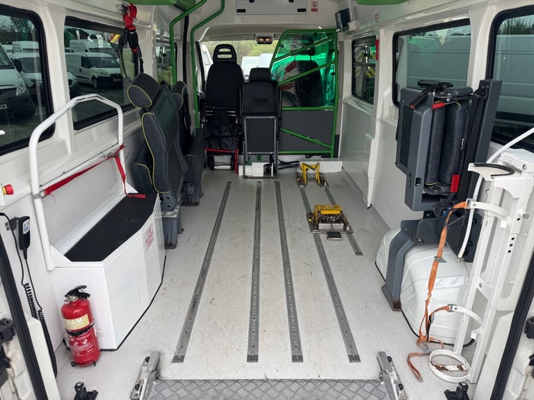 2018/18 PEUGEOT BOXER EX PATIENT TRANFER VEHICLE EURO 6 ULEZ FREE PRICE IS + VAT