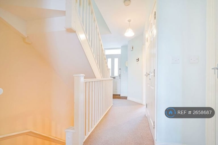 5 bedroom house in Sparnock Grove, Truro, TR1 (5 bed) (#2658687)