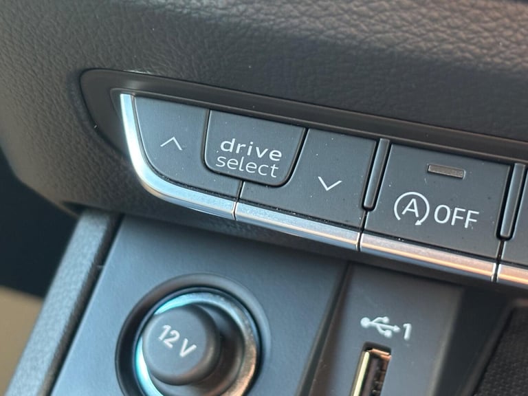 AUDI Q5 2.0 TDI 40 Black Edition 2024