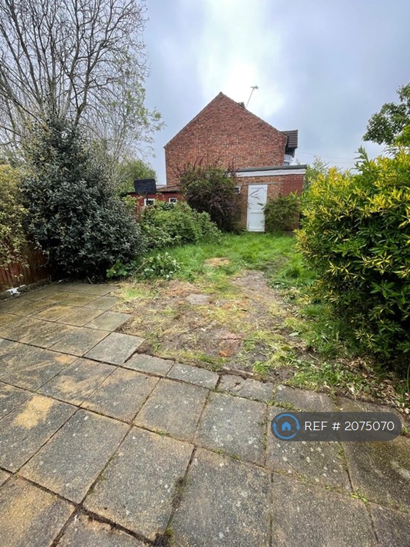 Studio flat in Rosslyn Crescent, Harrow, HA1 (2075070) in Harrow