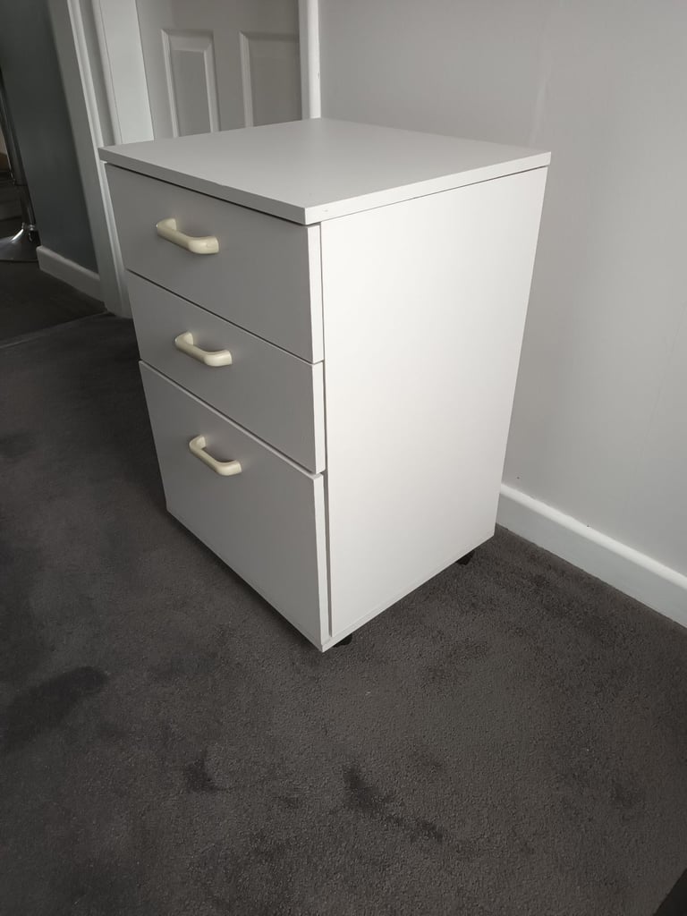 Small Set of Drawers/Filing