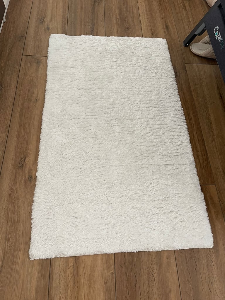 2x Sheep fur style white Turkish rugs Size 100cm by 60cm