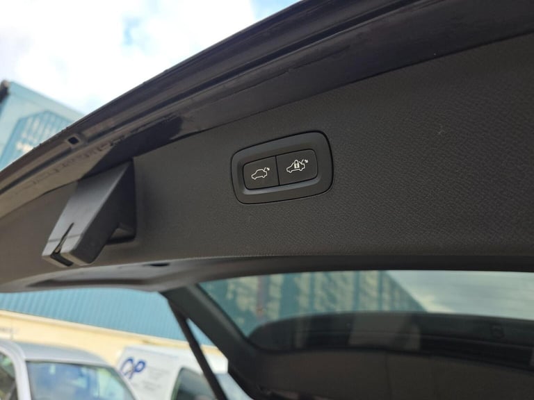 VOLVO XC90 2.0 D5 Inscription Geartronic 4WD Euro 6 (s/s) 5dr 2015