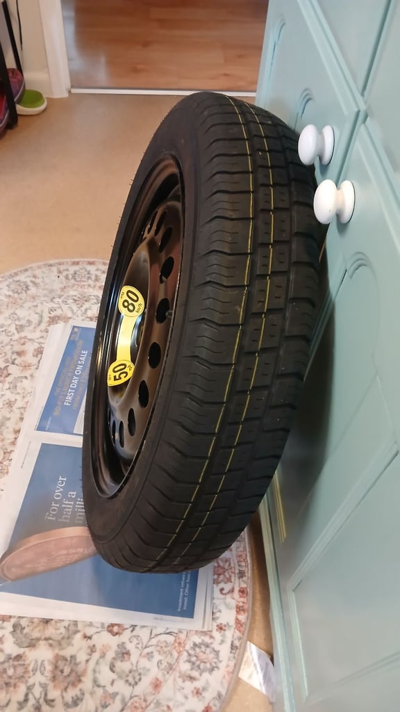 Spacesaver new for 2021 nissan juke tekna plus also genuine mats vgc