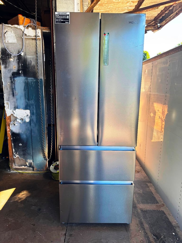 HAIER SLIM 70 CM WIDE AMERICAN FRIDGE FREEZER WITH DRAWER- BRAND NEW- Platinum Inox