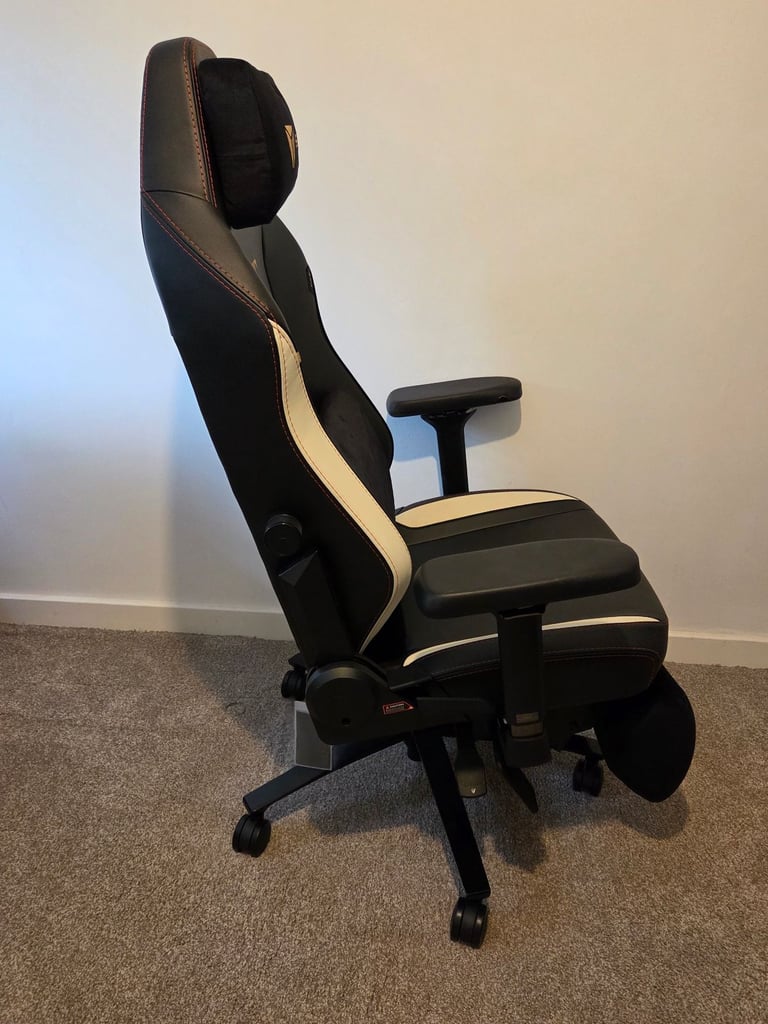 Secretlab TITAN Evo - Fully Loaded