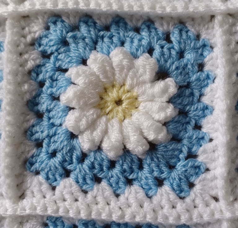 Daisy Crochet Baby Blanket - New & Handmade