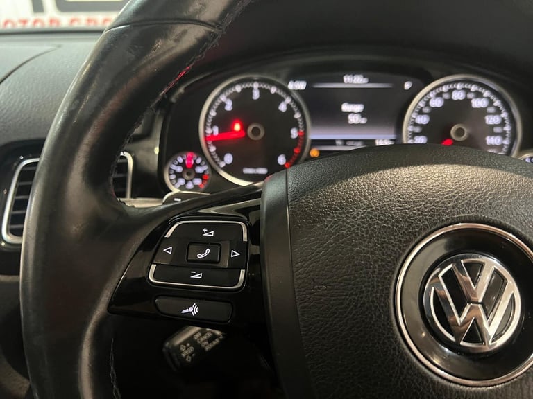 2015 Volkswagen Touareg 3.0 V6 TDI BlueMotion Tech 262 R-Line 5dr Tip Auto ESTATE DIESEL Automatic
