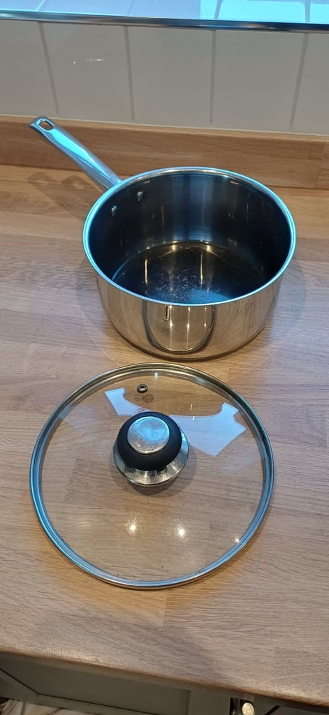 3 Stainless steel saucepans