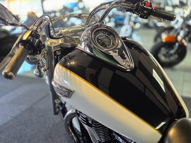 2016 TRIUMPH THUNDERBIRD 1700CC LT 15,000 MILE'S 