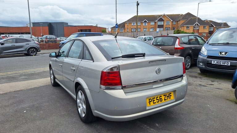 2006 Vauxhall Vectra 1.8i VVT Exclusive 5-Door From £2,695 + Retail Package HATCHBACK Petrol Manual