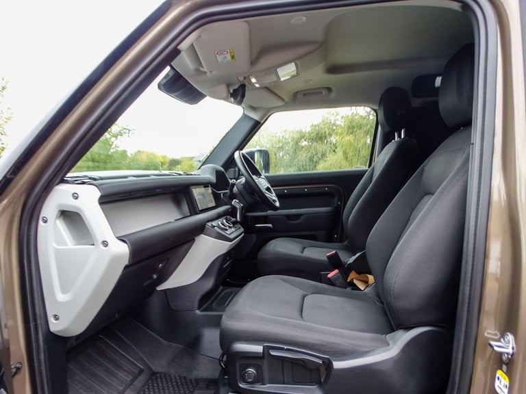 2024 Land Rover Defender 90 3.0 D250 MHEV Hard Top SUV Auto 4WD SWB Euro 6 (s/s) 3dr PANEL VAN Di...