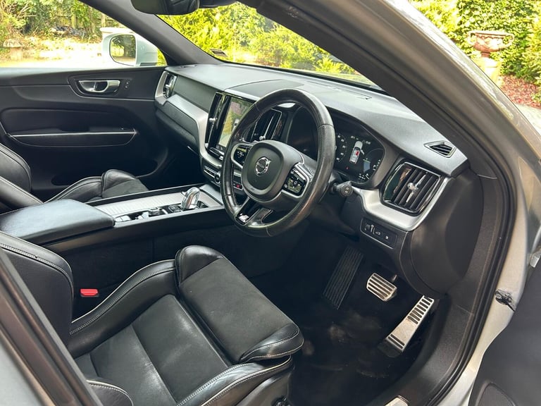 VOLVO XC60 2.0 R-Design T8 Twin Engine AWD 2018