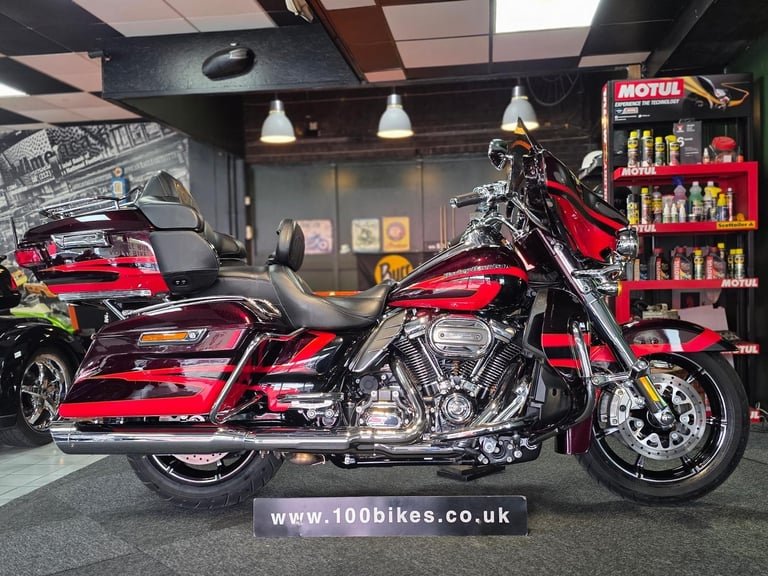 2017 HARLEY-DAVIDSON FLHTCUSE ULTRA LIMITED CVO 114 15,000 MILE'S 