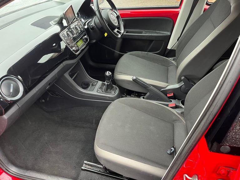2013 Volkswagen up! HIGH UP BLUEMOTION TECHNOLOGY ULEZ COMPLIANT £20 TAX Hatchback Petrol Manual