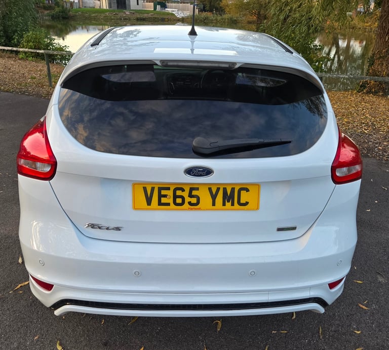 Ford, FOCUS, Hatchback, 2015, Manual, 999 (cc), 5 doors