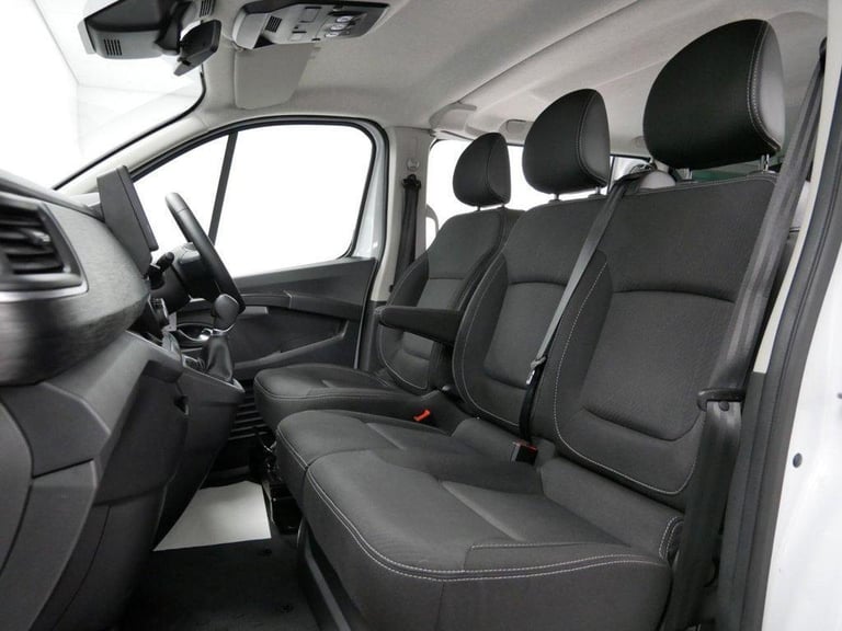 2023 RENAULT TRAFIC 30 2.0 DCI 170 BHP LONG SPORT EDC AUTOMATIC 9 SEATER