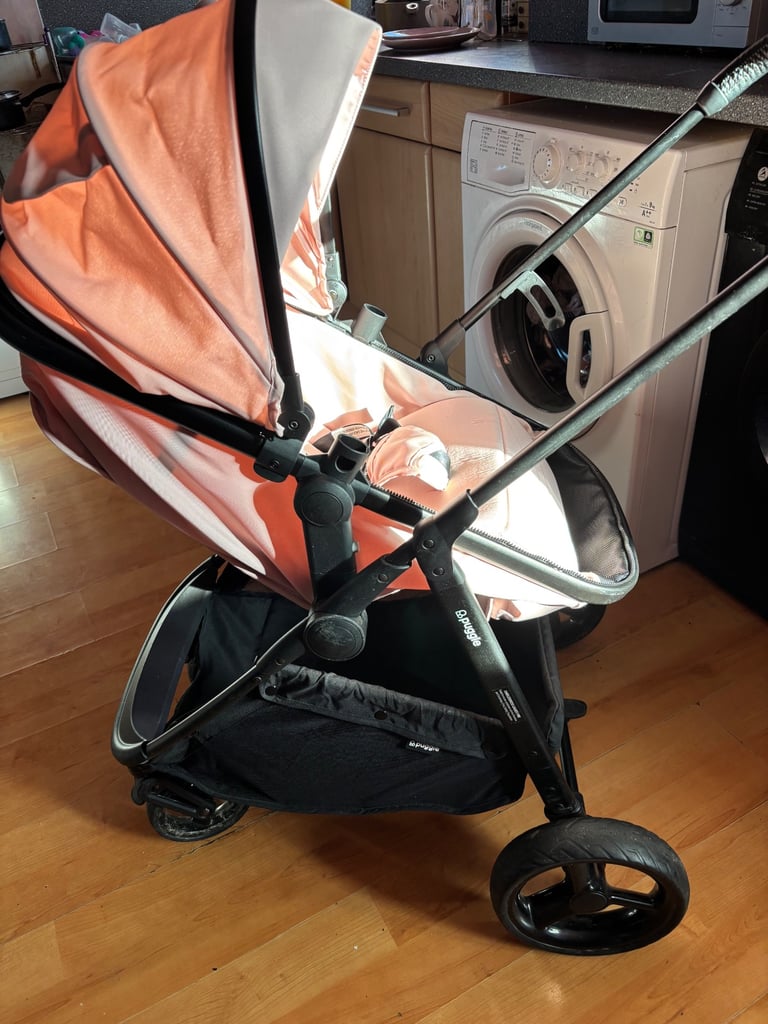 Baby pink pram/travel system/pushchair