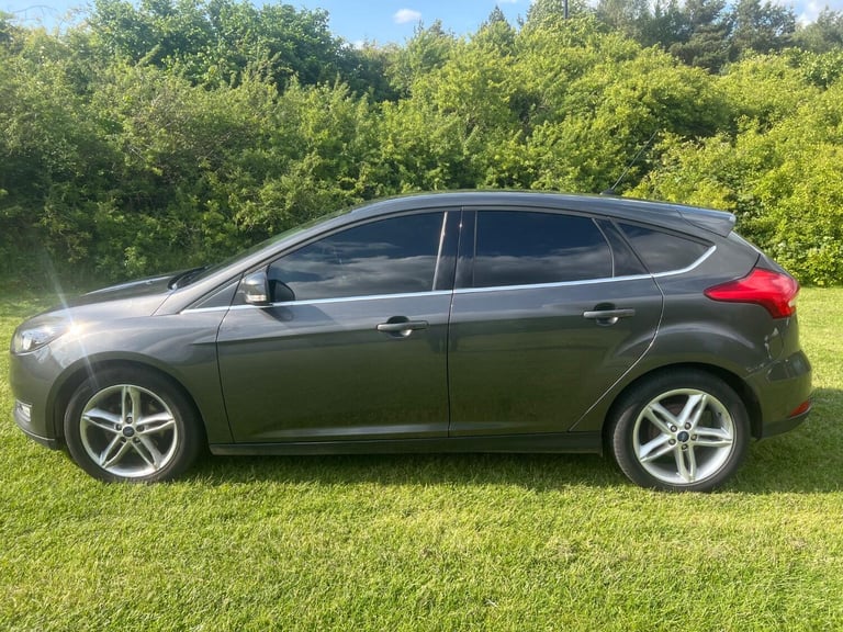 FORD FOCUS 1.6 TDCi Zetec Grey Manual Diesel 2015