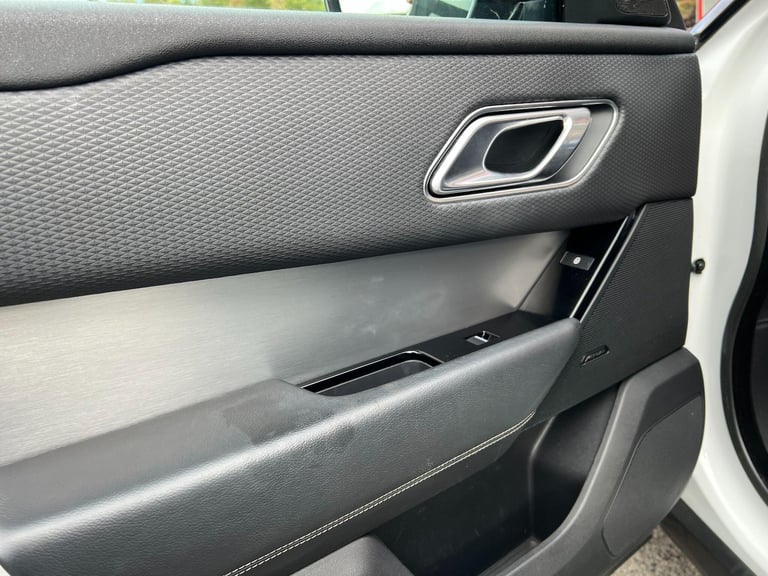 2017 Land Rover Range Rover Velar 2.0 D180 R-Dynamic S Auto 4WD Euro 6 (s/s) 5dr ESTATE Diesel Au...