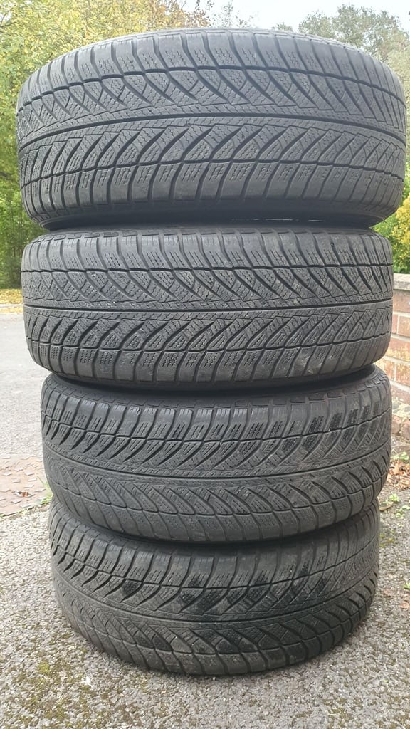4X GENUINE BMW Style 327 ALLOYS WITH 225/55 R17  GOOD YEAR WINTER TYRES
