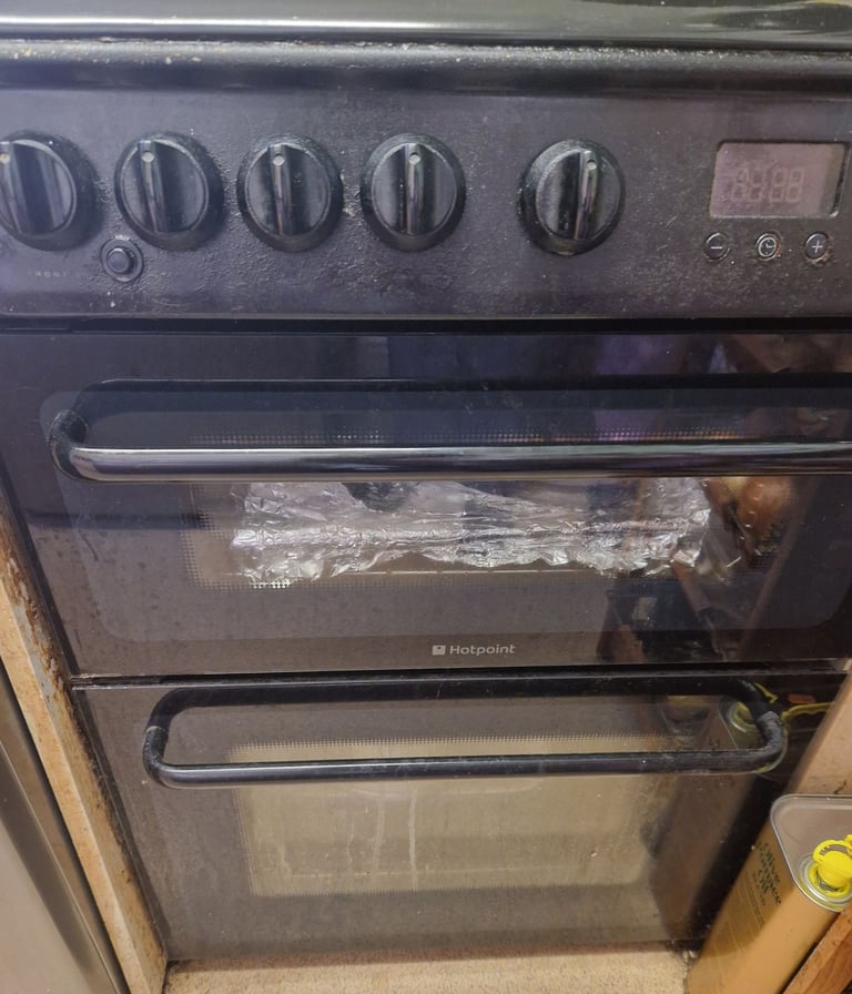 image for Hotpoint dual fuel cooker with oven and grill