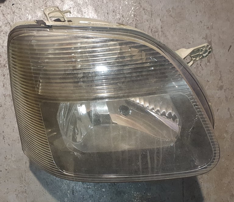 Vauxhall Agila Right Side Headlight 2006