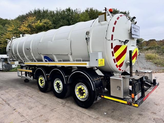 2016 WHALE STAINLESS STEEL TRI AXLE 30,000LTR VACUUM TANK TRAILER