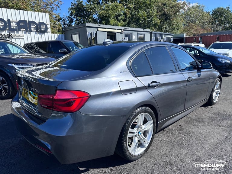 2017 BMW 3 Series 2.0 330e 7.6kWh M Sport Auto Euro 6 (s/s) 4dr SALOON Petrol/Electric Hybrid Aut...