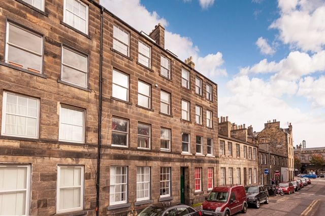 Beautiful dbl room in fully furn newly refurb flat