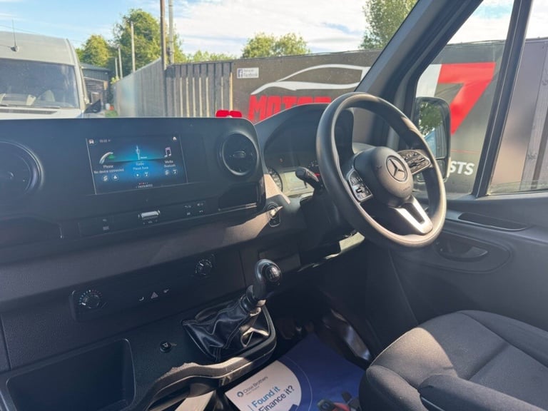 Mercedes-Benz Sprinter 3.5t H2 L2 Progressive Van++1 OWNER++CRUISE++REV
