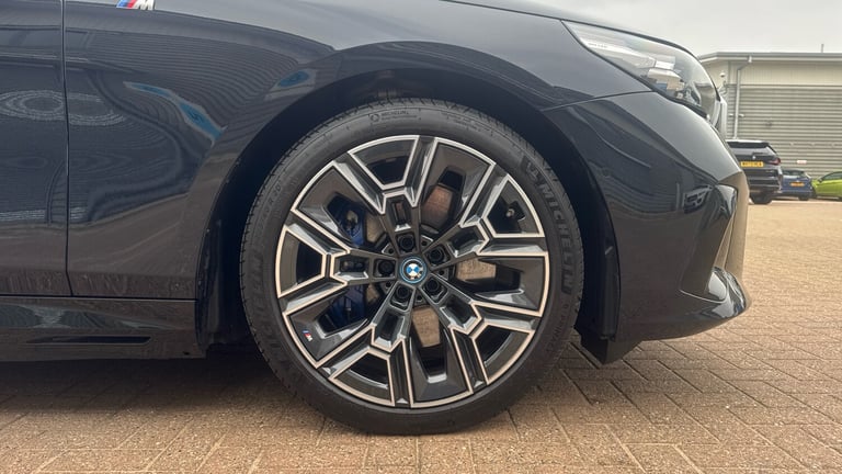 2025 BMW i5 250kW eDrive40 M Sport 84kWh 5dr Auto Electric Estate Estate Electric Automatic