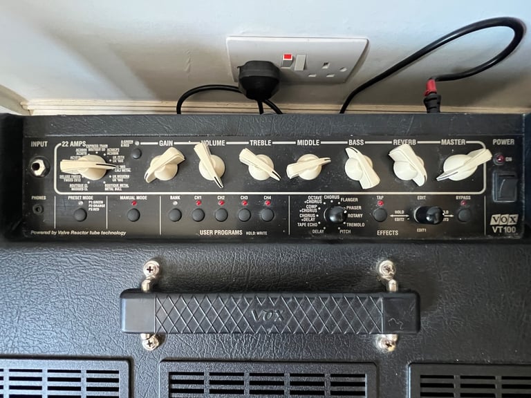 Vox VT100 Amp with 22 Amp Emulations built in