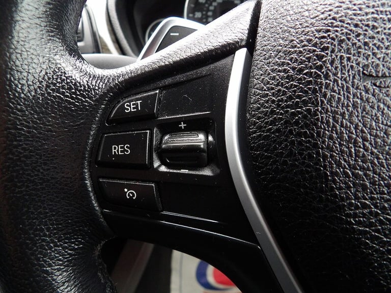 2013 BMW 3 Series 328i Luxury 5dr Step Auto HATCHBACK PETROL Automatic