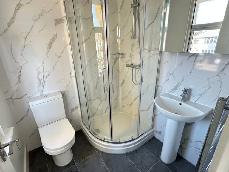 image for SELECTION OF BRAND NEW ENSUITE BEDSITS CARLYON AVENUE SOUTH HARROW HA2