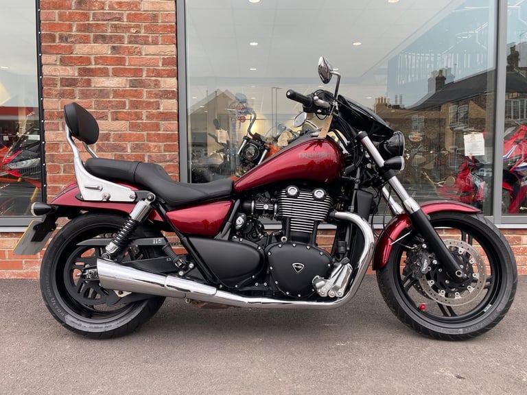 Triumph Thunderbird storm