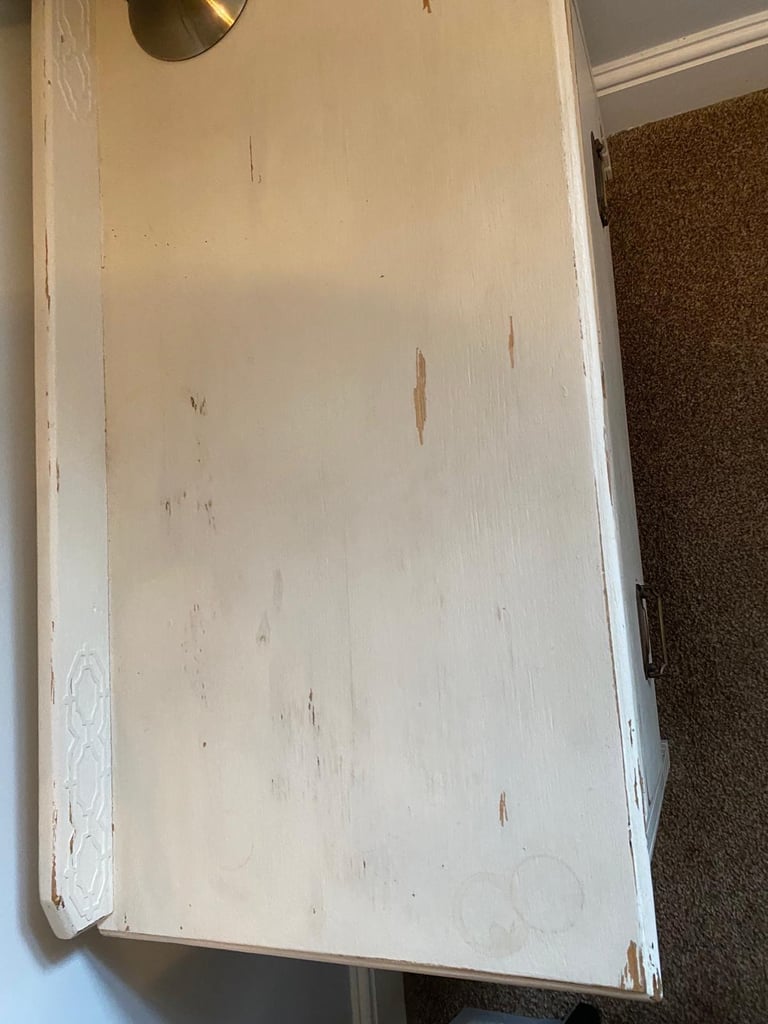 Distressed Look Chest of Draws