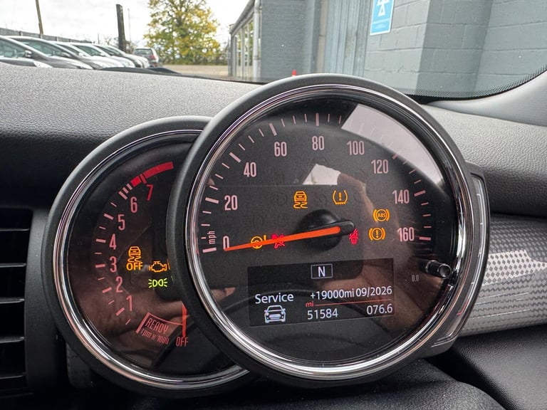 2019 MINI Hatch 1.5 Cooper Sport Hatchback 3dr Petrol Manual Euro 6 (s/s) (136 ps) HATCHBACK Petr...