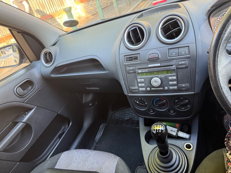 Ford fiesta ****OPEN TO OFFERS****