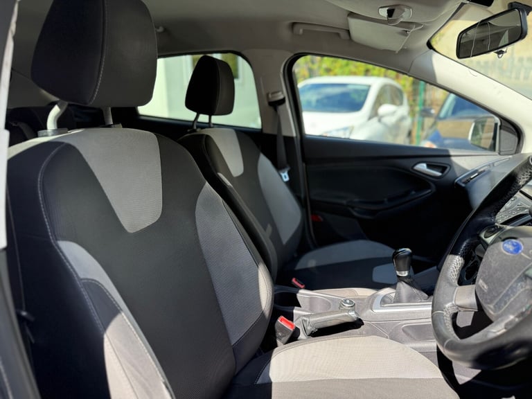 2012 Ford Focus 1.6 Zetec 5dr HATCHBACK Petrol Manual