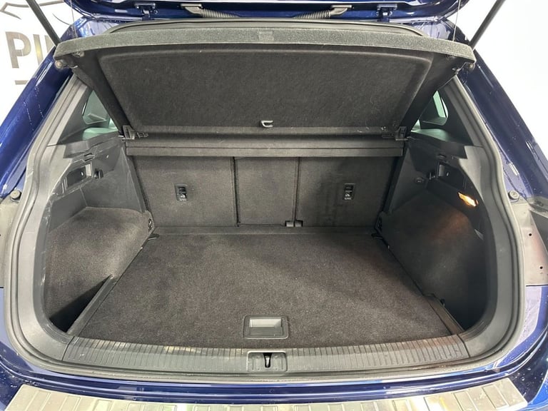2018 Volkswagen Tiguan 2.0 TDI R-Line SUV 5dr Diesel DSG Euro 6 (s/s) (150 ps) ESTATE Diesel Auto...