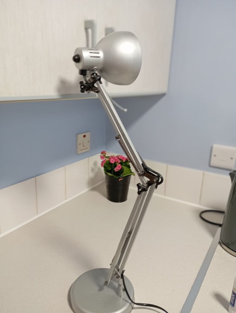 Desk lamp 