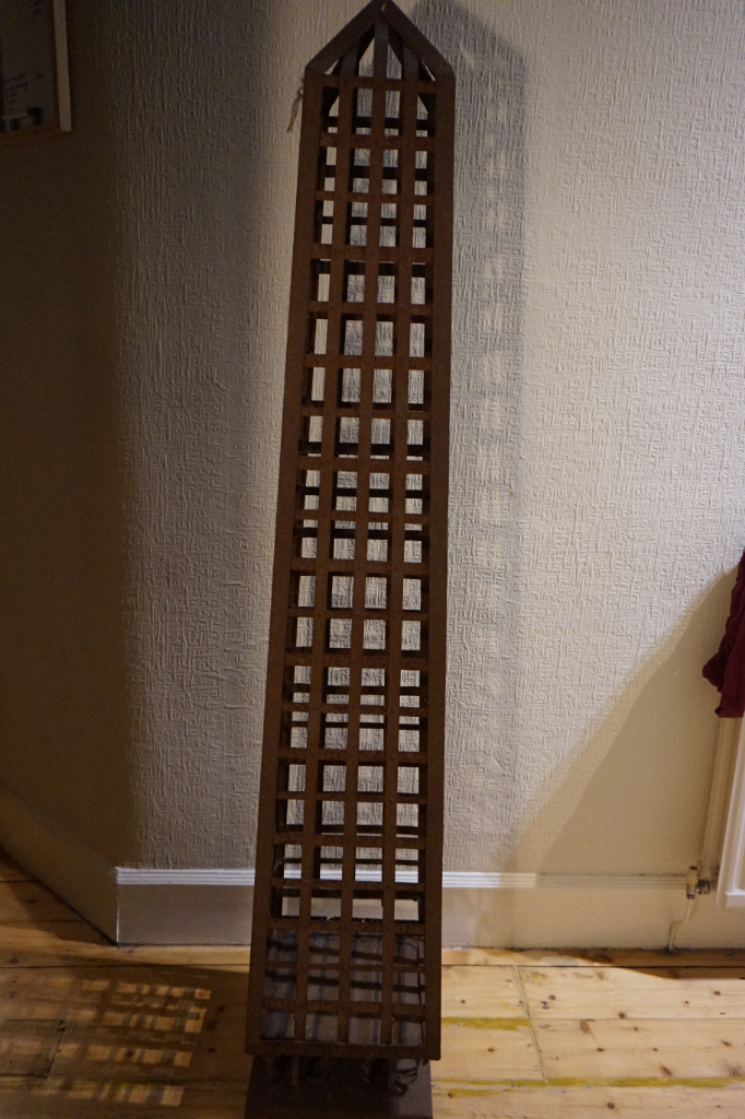 Oblisk, garden ornament