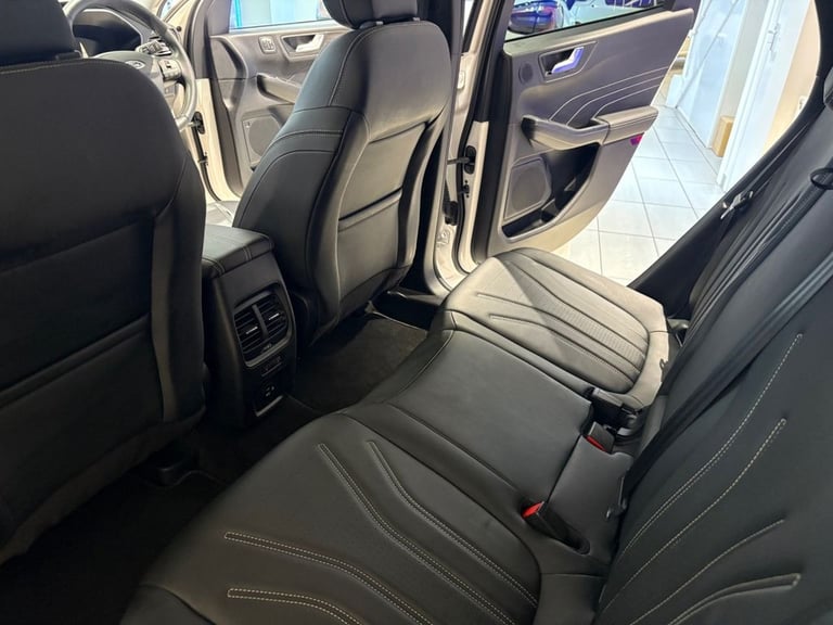2022 Ford Kuga 2.5 Duratec 14.4kWh Vignale SUV 5dr Petrol Plug-in Hybrid CVT Euro 6 (s/s)  HATCHB...