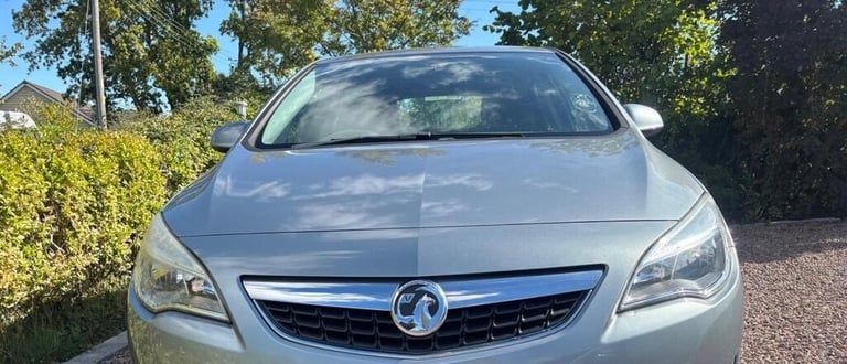 Vauxhall, ASTRA, Hatchback, 2011, Manual, 1598 (cc), 5 doors
