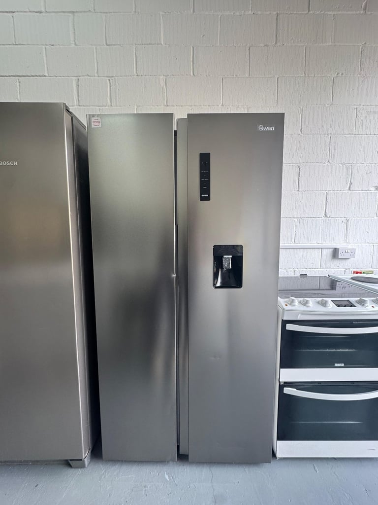 image for Swan American Style Fridge Freezer – 553L Inox | SR750170I