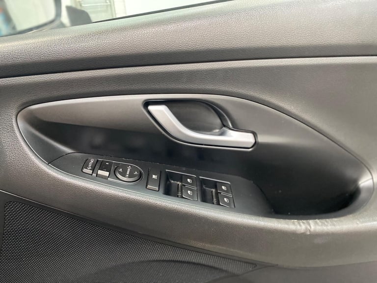 2017 Hyundai i30 1.0 T-GDi Blue Drive SE Nav Euro 6 (s/s) 5dr HATCHBACK Petrol Manual